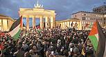 Demos auch in Berlin: Tausende gingen gegen die Jerusalem-Entscheidung auf die Straße. Demonstrationen auch in Berlin: Tausende gingen gegen die Jerusalem-Entscheidung auf die Straße.