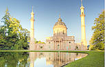 Islamisches Gebetshaus aus dem 18. Jahrhundert vom Bauherren Pfalzgraf, Kurfürst und Herzog Karl Theodor. Moschee vom Hofarchitekten Nicolas de Pigage.